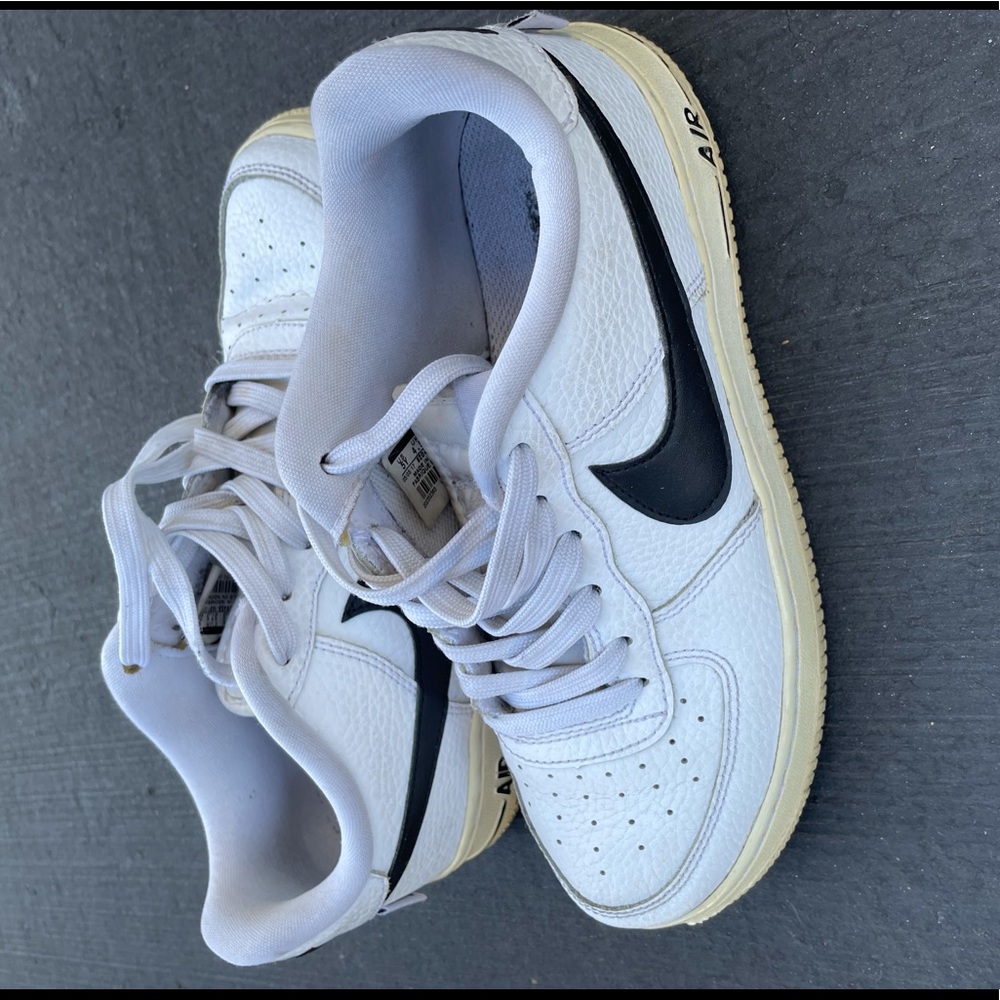 Nike Sneakers (Size 5)